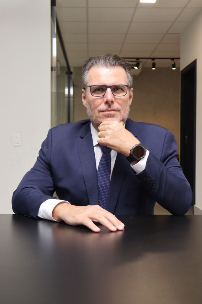 Dr. Túlio Zago de Brito — Advogado em Uberlândia